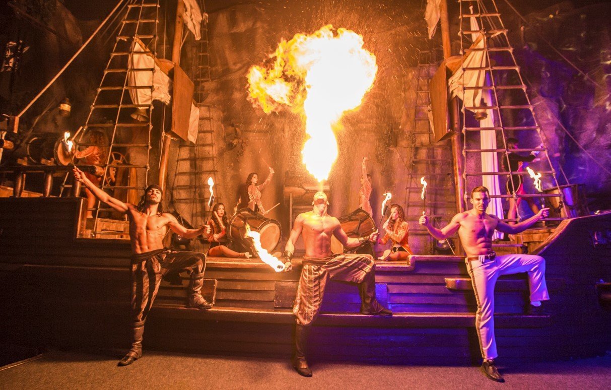 Pirates Show Magaluf